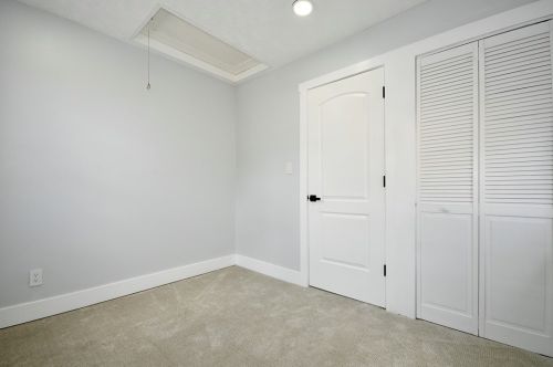 42 Queenston St, Pittsburgh PA 15210-4143 exterior