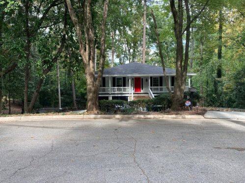 2933 Margaret Mitchell Ct, Atlanta GA 30327-1614 exterior