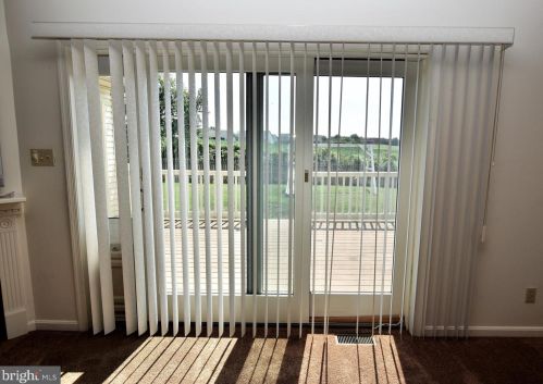 131 Wheaton Dr, Littlestown PA 17340-1356 exterior