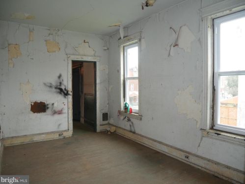 3311 16th St, Philadelphia PA  19140-4902 exterior