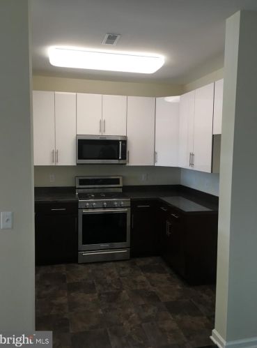 1147 Halifax Pl, Trenton NJ  08619-2082 exterior