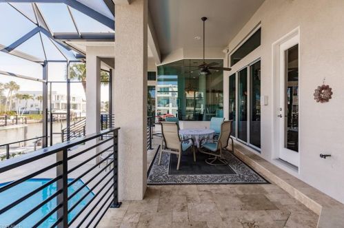 433 Pne Ave, Naples FL 34108-2354 exterior