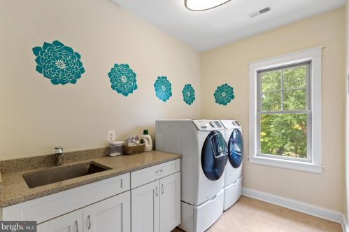 4815 15 St, Arlington VA 22205-2620 exterior