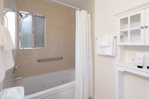 2507 Temple Dr, Davis CA 95618-1530 exterior