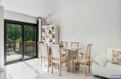 531 Chestnut Pl, Teaneck NJ  07666-2412 exterior