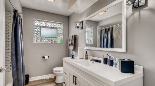 9300 Avers Ave, Chicago IL 60625-6304 exterior