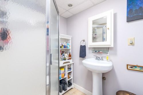 9 Ashby St, Providence RI 02919-6604 exterior