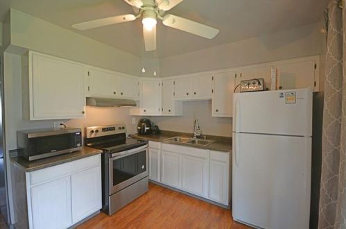 410 5th Ave, Moon Twp PA 15108-1528 exterior