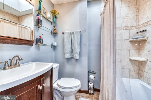 7131 Lynford St, Philadelphia PA 19149-1112 exterior