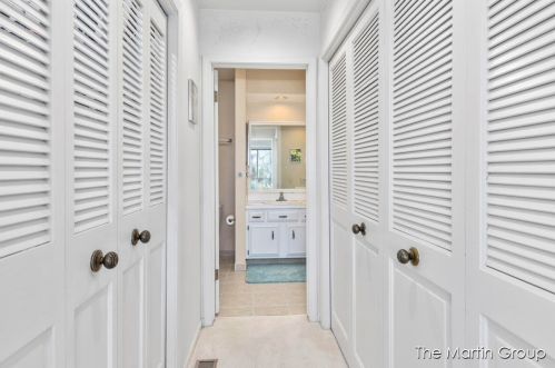 6062 Parview Dr, Grand Rapids MI 49546-7032 exterior