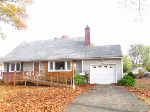 80 Greaney St, Springfield, MA 01104-1264