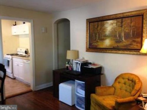 528 Pingree Ave, Trenton, NJ 08618-2408