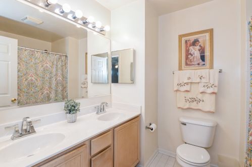 2709 Hayley Ct, Waukegan IL 60085-4932 exterior