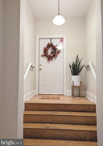 246 Fitzwater St, Philadelphia PA  19147-3305 exterior