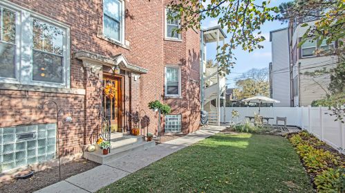 6211 Greenview Ave, Chicago IL  60660-1822 exterior