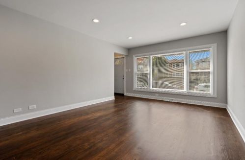 11637 Artesian Ave, Chicago, IL 60655-1528