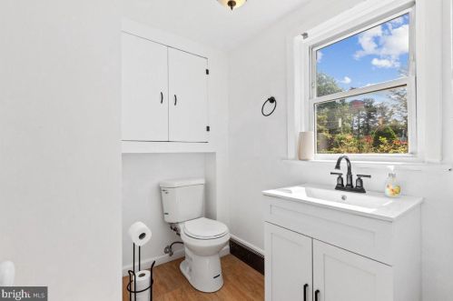 8 Maddock Dr, Trenton NJ 08628-2308 exterior