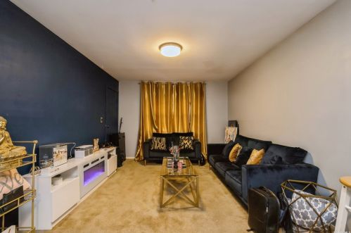 15 Evert St, Huntington Station NY 11746-3507 exterior