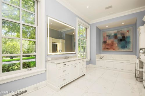 26 Andrews Farm Rd, Greenwich CT 06831-3100 exterior