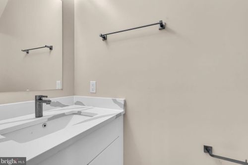 5821 Field Pl, Washington DC exterior