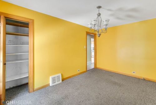 11325 Drake Ave, Chicago IL 60655-3516 exterior