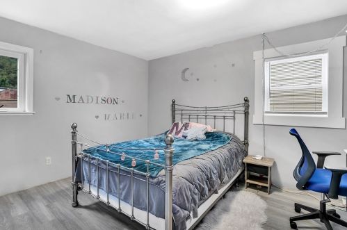 1850 Middle St, Pittsburgh PA 15227-3846 exterior