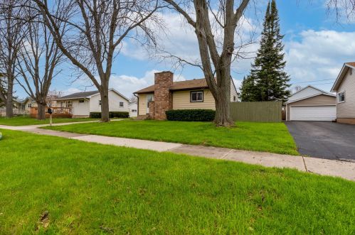 2832 Shoshone Rd, Waukegan IL 60087-3612 exterior