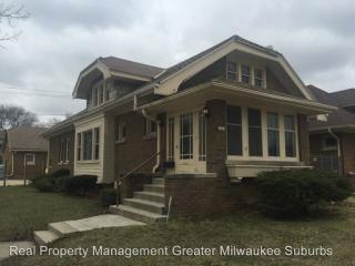 2403 47th St, Milwaukee WI  53210-2902 exterior