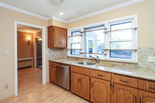 3 Cloverfield Rd, Valley Stream NY exterior