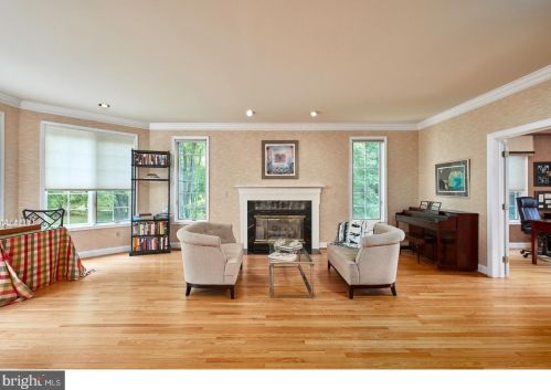 542 Newtown Rd, Berwyn PA 19312-2018 exterior