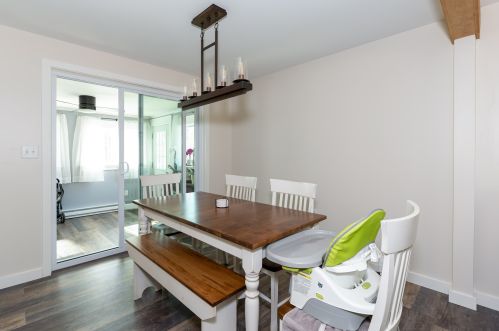 8 Foxglove Ter, Concord NH 03303-3419 exterior