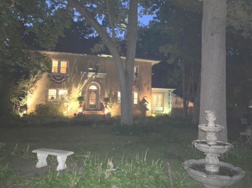 412 Greenwood Ave, Waukegan, IL 60087-5118