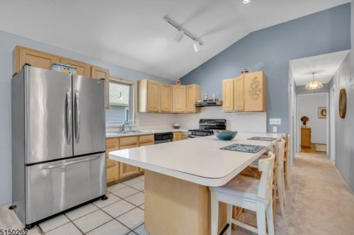 130 Old York Rd, Bridgewater NJ 08807-2686 exterior