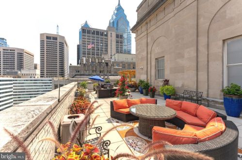 1600 Arch St, Philadelphia PA 19103-2028 exterior