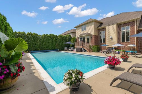 21192 Strawberry Hills Dr, Macomb Township MI 48044-2277 exterior