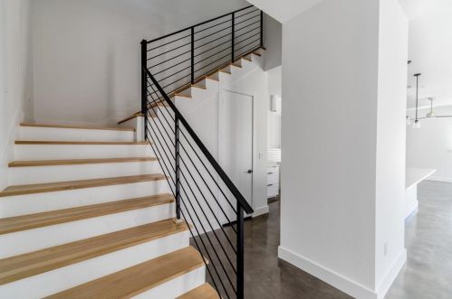 800 Glasgow Dr, Dallas TX  75223-1468 exterior