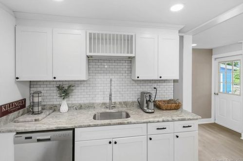 37 Commerce Ave, Killingly CT 06239-2804 exterior