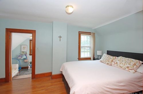 14 Baldwin Ave, Meriden CT 06450-3408 exterior