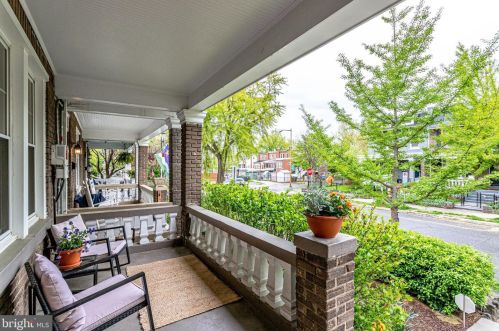 1736 Bay St, Washington, DC 20003-1646