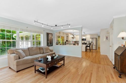 39 Shailer Pond Rd, Deep River CT 06417-1568 exterior