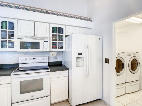 2761 Eagle Dr, Fort Pierce FL 34984-8919 exterior