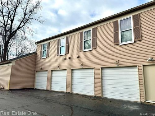 252 1st St, Rochester MI 48307-2600 exterior