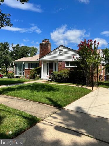 6115 Dunleer Ct, Bethesda MD  20817-3354 exterior