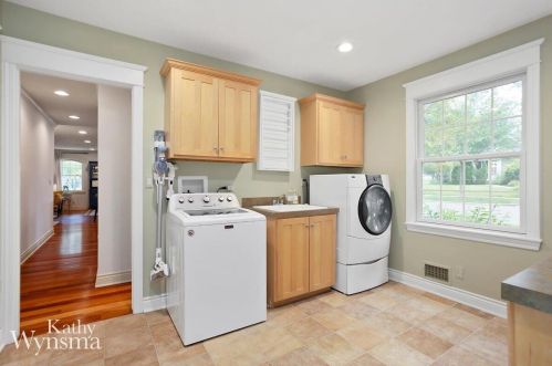 2514 Hall St, Grand Rapids MI 49506-3170 exterior