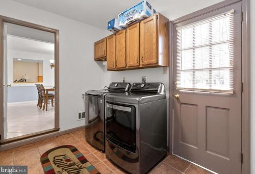 2 Granby Ct, Rockville MD 20855-1406 exterior