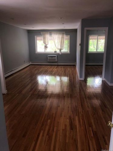 3600 Eastchester Rd, Bronx NY  10469-1607 exterior