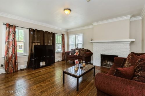 1014 Hickory St, Waukegan, IL 60085-2920