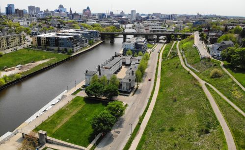 2080 Commerce St, Milwaukee WI  53212-3479 exterior