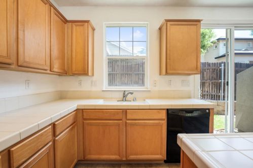 851 Holley Ct, Folsom CA 95630-3518 exterior