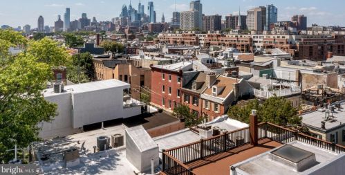 124 Bainbridge St, Philadelphia PA 19147-1866 exterior